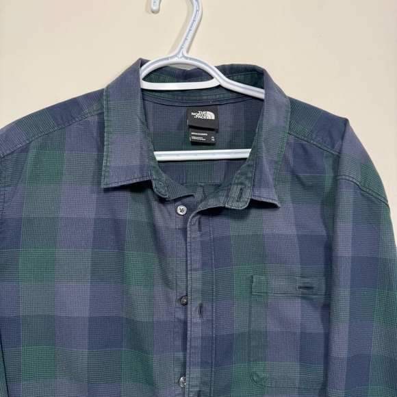 The North Face Men’s Flannel Button-Up Shirt XL Navy Green Plaid Cotton Blend - Picture 2 of 10